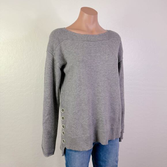 Chelsea  & Theodore Womens Buttoned Sides Knit Pullover Sweater Gray Small NWT - Picture 1 of 8